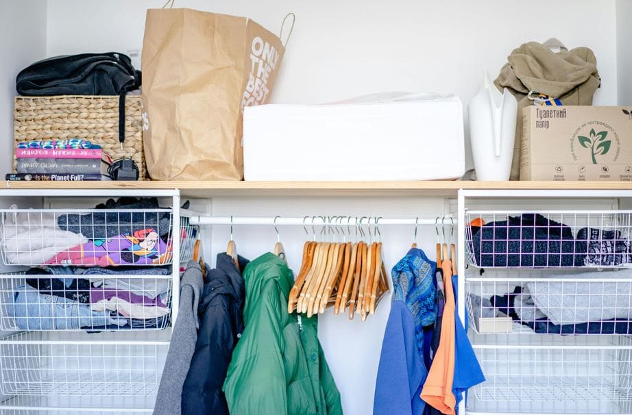 The-Capsule-Wardrobe-Elegance-Through-Restraint.